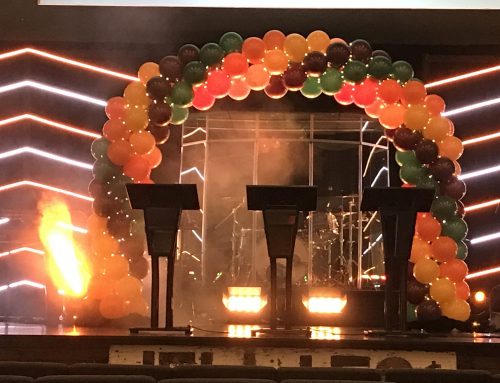 Balloons Decor for a Wedding Cake