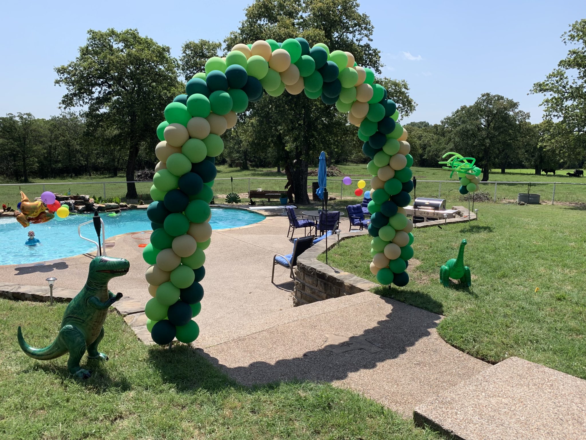 Swirl Balloon Arch | Balloon Arch